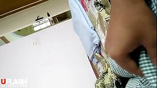 VIDEO   indian crumpet watched me wanking with shorts   UFLASH.TV