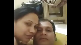 desi indian bracket relationship wife give a correct blowjob
